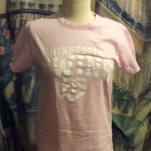 Ladies pink Minnesota Twins T-shirt